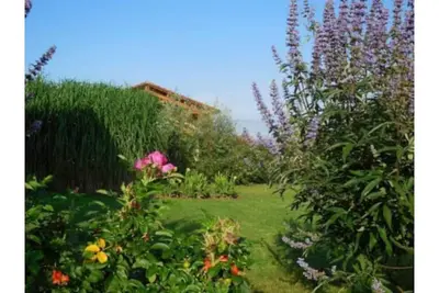 Image de Gite dans un écrin de verdure (No. 2)