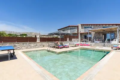 Villa Beatris Seastone by Villa Plus