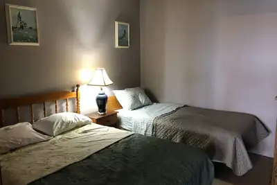Image de Spacious 2 bedroom condo with stunning lake view #11
