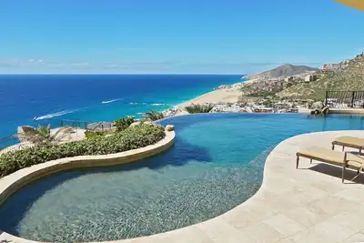 Image de Stunning Cliffside Views in Pedregal, 7 bedrooms