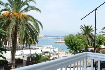 Guesthouse Aurora -Triple room with Terrace and Sea View