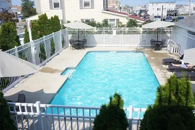 Image de lovely 2-bedroom apartment with pool 2c