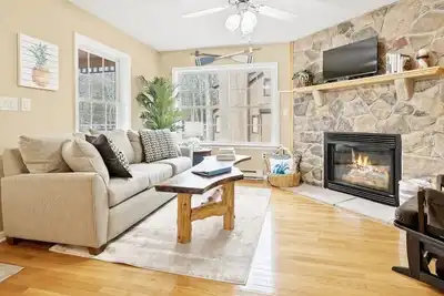 Image de Stylish & Modern Private Getaway in Lake Ariel!
