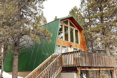 Image de New! Cozy Bear Cabin - Fully Remodeled