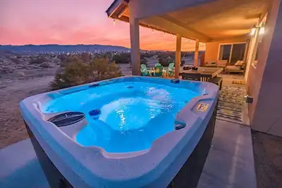 Image de CasaDelSol- Mountain View 3br Home w Pool\/Hot Tub