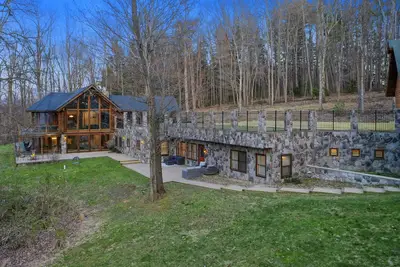 Image de Pool, Hot tub, Sauna, sleeps 29!