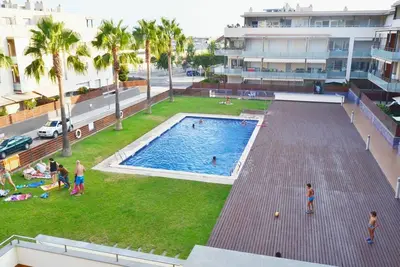 Image de Bel appartement pour 6 personnes avec Wifi, climatisation, piscine, Tv, balcon et parking