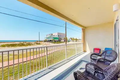 Image de Ocean view condo with central Ac, WiFi, washer/dryer, access to pool, hot tub