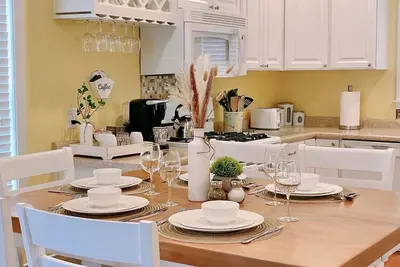 Image de ❤️The Nest❤️ Shot Walk to Beach, Park, Riverfront & Downtown