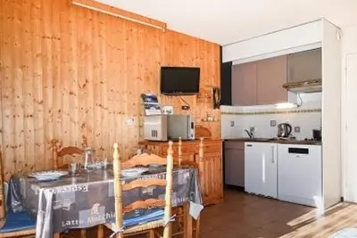 Image de Studio confortable pour 4 pers. avec kitchenette et parking à Montgenèvre