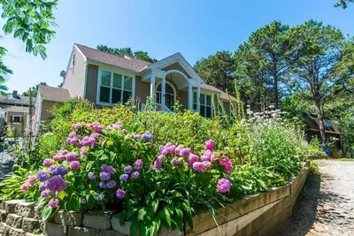 Image de Updated Property on Lt Island!