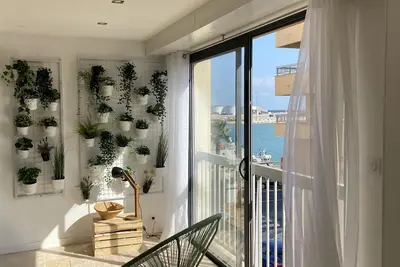 Image de Sète! 50m2 neuf parking wifi quai Town center