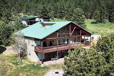Image de 2 kitchens, hot tub, playroom, non-toxic, <5 to golf