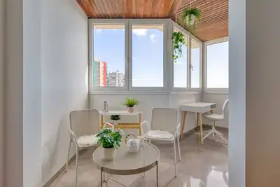 Image de Bright Townhouse - Views - 5 min walk to the Beach