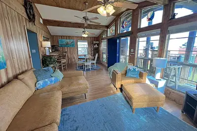 Image de The Rusty Hook - Adorable beach cabin! 2 bed, 2 bath, sleeps 6