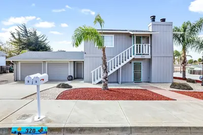 Image de Terrific home close to the beach, restaurants, parks, and activities w/free WiFi