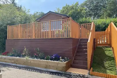 Image de Cosy Romantic/family break with Hot Tub in rural Cornwall -15mins drive to beach