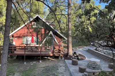 Image de Bass Lake Heights cabin 5 minutes to the Lake, 30 Min to Yosemite gate
