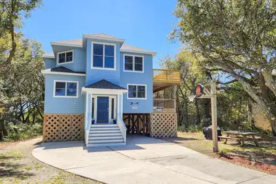 Image de 🏖️ 5br Oceanside home with Hot Tub and Dogs Allowed 🏖️