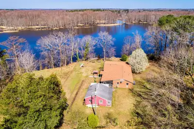 Image de Secluded Riverfront Home + Deep Water Boat Dock - Between Williamsburg-Richmond