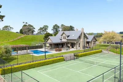 Image de 6 Bed room Villa with swimming pool, spa and tennis court in Tauranga