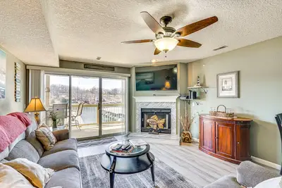 Image de Large Balcony w/ View: Lakefront Osage Beach Condo