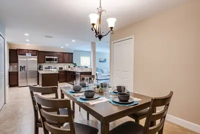 Image de Spacious Orange Park Townhome |Main Level King Suite |Dogs Ok |Garage Parking |Open Concept |Cable