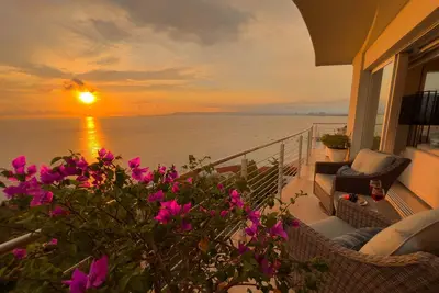 Image de Renovated Condo Paramount Bay 401a Ocean View! 3bd Condo for rent in Amapas, Pue