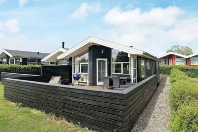 Image de Maison de vacances pour 6 a Tranekær-By Traum
