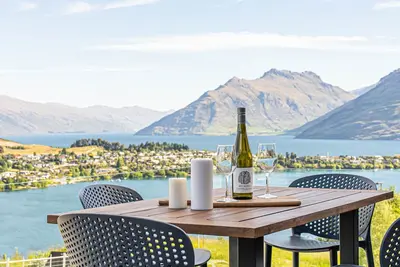 Image de Queenstown Lake and Mountain View Retreat Free Wifi Free Street Parking