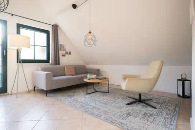 Image de Upper floor apartment Lee West 2. 3