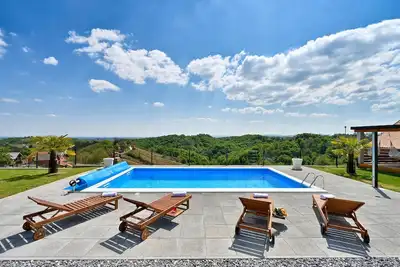 Image de Superbe maison Ă Vinica Breg avec sauna