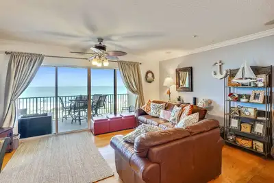 Image de Oceanside302 Beachfront- Gorgeous Gulf Views, lots of updates, great location
