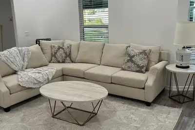Image de The Ritzy Villa! Walking distance to downtown!