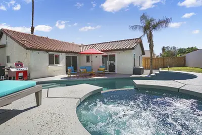 Image de Amazing Pool and Hot Tub w/ King Suite in 3br Home