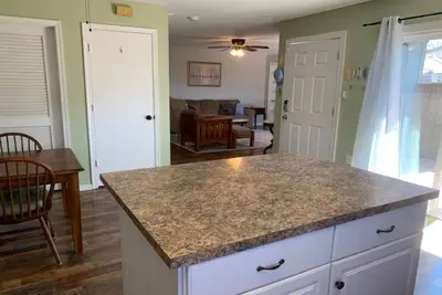 Image de Roomy 2 Bed 2. 5 Bath Condo W/ Shared Pool - Minutes From Beach