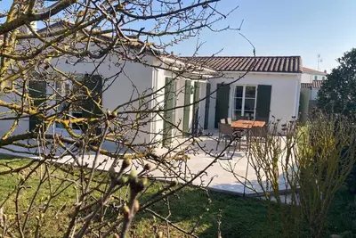 Image de Maison île de Ré avec jardin à 2 mns du bourg et 10 mns à pied de la plage!