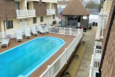 Image de Modern 3-Bdrm, 3-level, 3 Bathrm &  Inground Pool