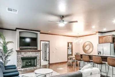 Image de Spacious 4 Bed House With King Bed & Playground
