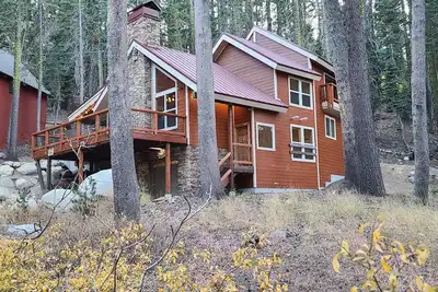 Image de Serene Lakes Cabin w/ view close to Sugar Bowl & Truckee