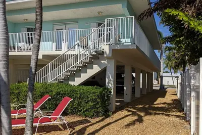 Image de Private 37+ dock, Cabana Club, , late cancellation - discounted April pricing