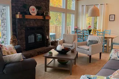 Image de Skipping Stone Lodge at Buffalo Lake - Year Round fun at the Lake!
