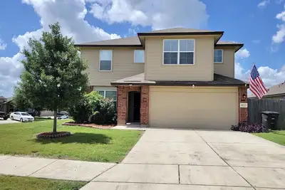 Image de San Antonio home near Bmt, Riverwalk, Alamo, and Sea World