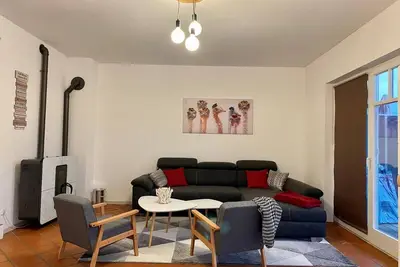 Image de Vacation apartment with south-facing balcony-terrace and open-plan living area