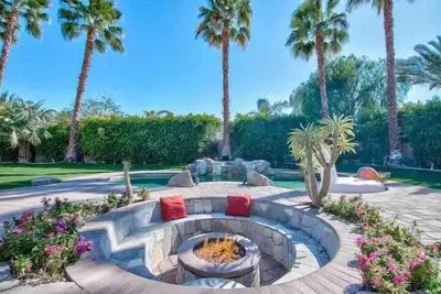 Image de Coachella Ii Estate Entertainment Home