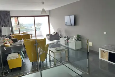 Image de Modern, spacious apartment with sea-view, centrally located, near beach & shops.