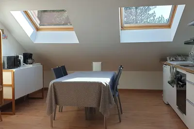Image de Appartement Ă 8 minutes Ă pied de la plage et du centre ville