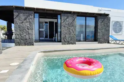Image de Villa Fedelian 15 personnes jardin piscine chauffée proche centre Playa Blanca
