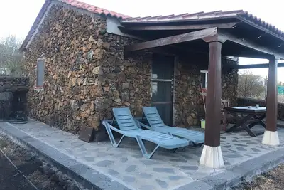 Image de Little house in the middle of nature, and spend a few days relaxing
