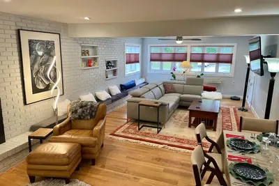 Image de Bloomington Indiana Rental- 2br\/1ba Apartment on ground floor of duplex